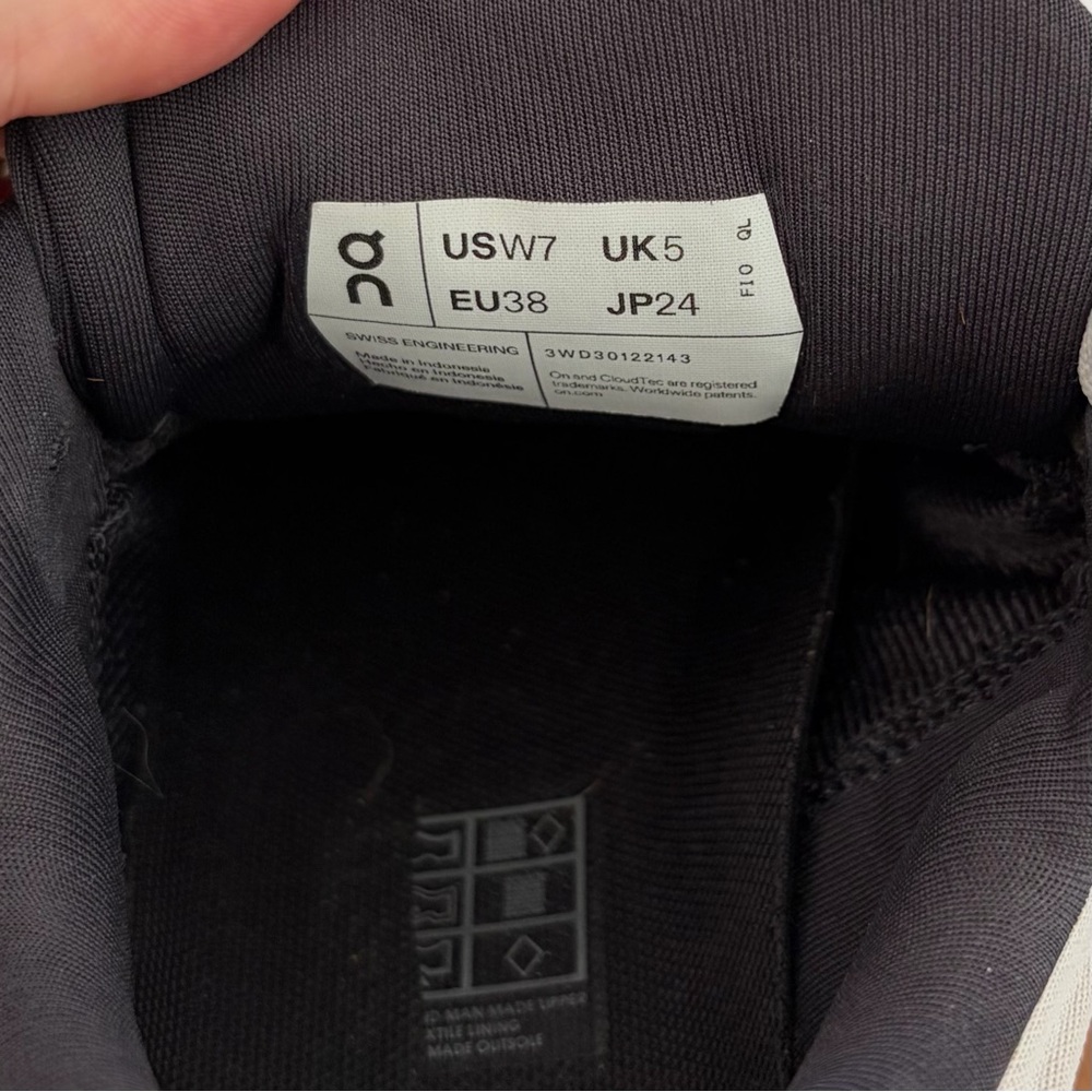 On Cloud Cloudstratus 3 Lightweight Running Shoes… - image 6